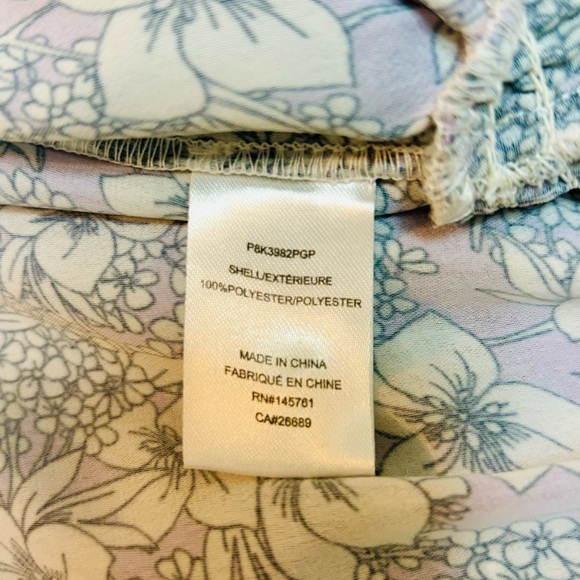 Parker “Lyla” Ruffle Sleeve Lavender Floral Smocked Top - Picture 7 of 8